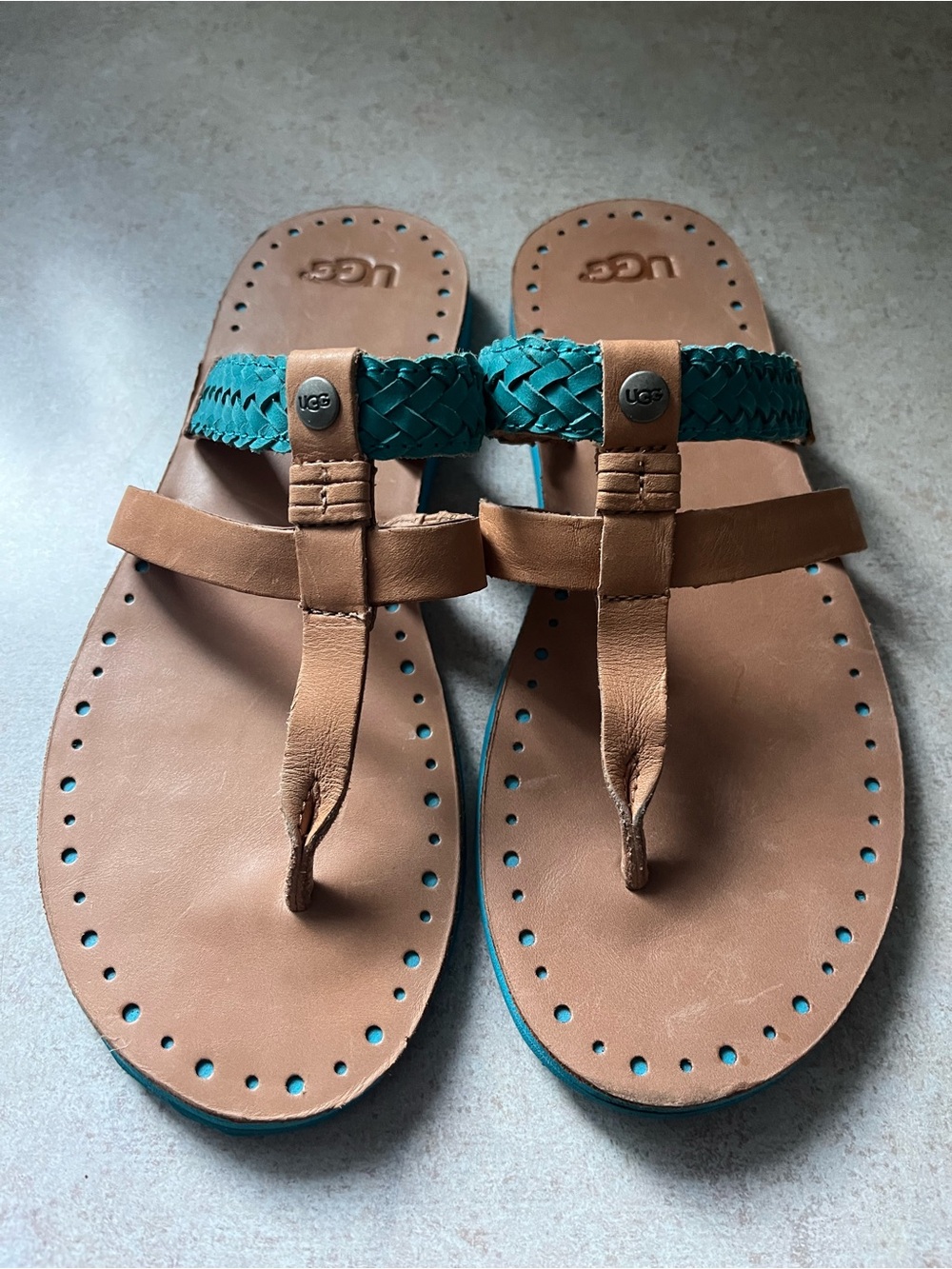 Women’s UGG Australia Audra Leather Braid Turquoise-Tan Thong Sandals 🩴 🩴